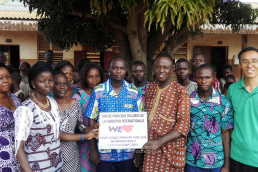 국제위러브유운동본부 베냉 코토누지부 회원 20여 명이 쟁비에 팡지 초등학교에 9월부터 11월까지 전기설치 및 학용품, 응급의약품을 지원.