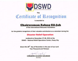 2013년 11월 28일 필리핀 사회복지개발부가 재난구호활동에 대한 귀중한 공로를 인정하며 UN DGC 협력 NGO 국제위러브유 장길자 명예회장에 표창장을 수여함.