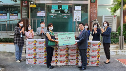 9월 28일, 국제위러브유운동본부 장길자 명예회장이 '2020 이웃과 함께 나누는 행복한 추석맞이' 지원사업을 펼쳐 서울특별시 관악구 낙성대동 주민센터를 통해 태풍·홍수 이재민 가정과 복지소외가정 30세대에 식료품 세트가 전해졌다.